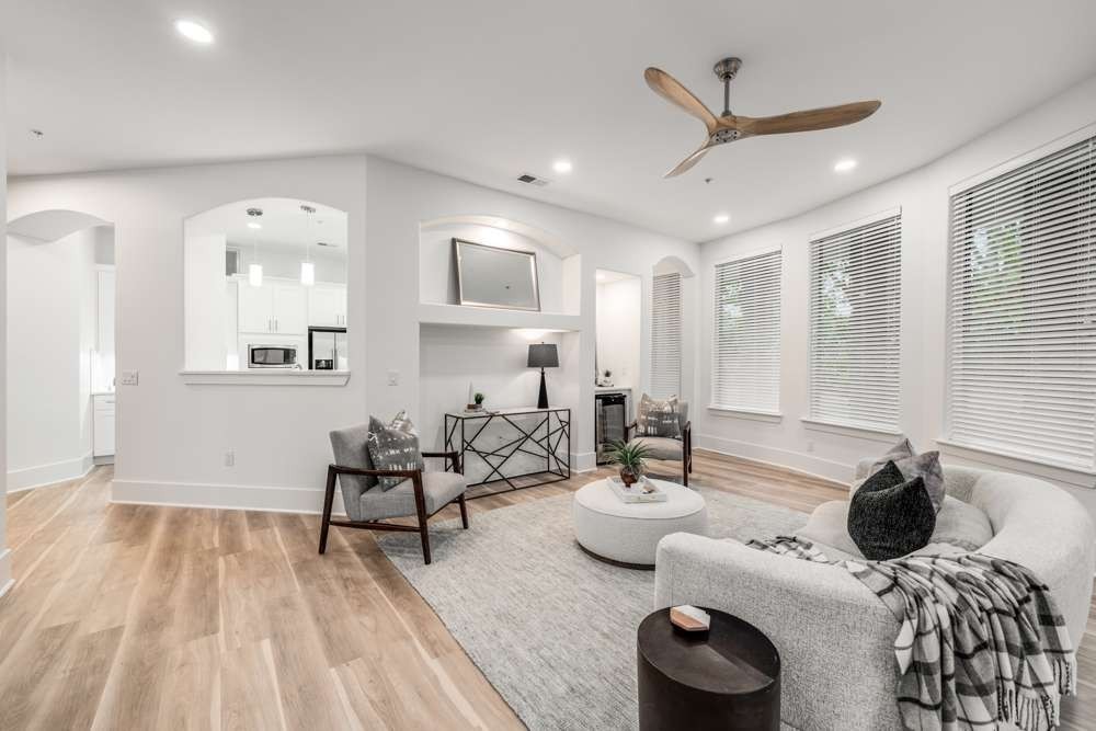 2600 Hillsboro Pike, Unit 115 Nashville, TN 37212 - Photo 8 of 29 a living room with furniture and a wooden floor