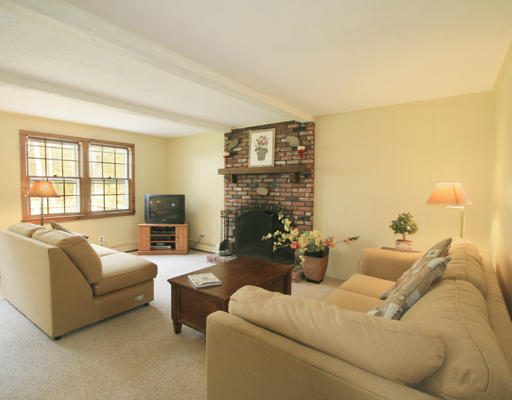 8 Alma Road Walpole, MA 02081 - Photo 5 of 20 Gallery Image 5