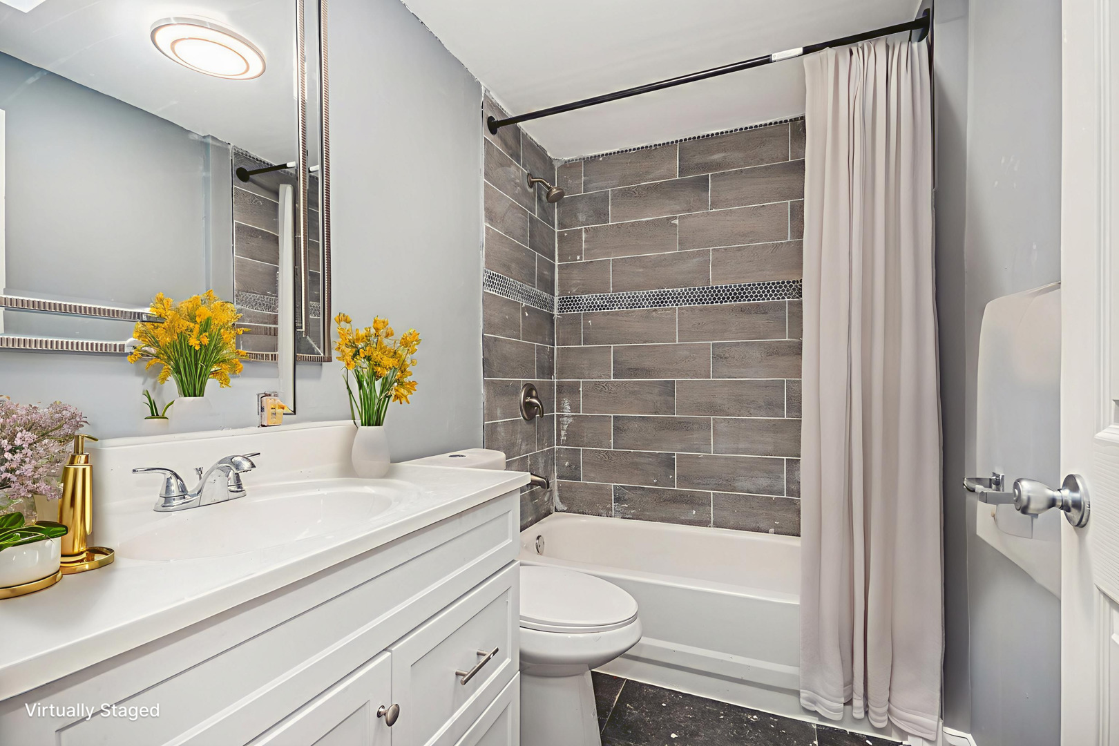 353 202nd Street Chicago Heights, IL 60411 - Photo 19 of 33 a bathroom with a sink a toilet and shower