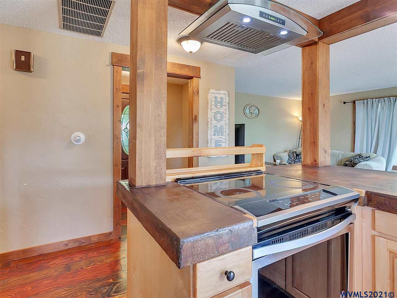 435 Southeast Fir Villa Road Dallas, OR 97338 - Photo 13 of 31 Gallery Image 13