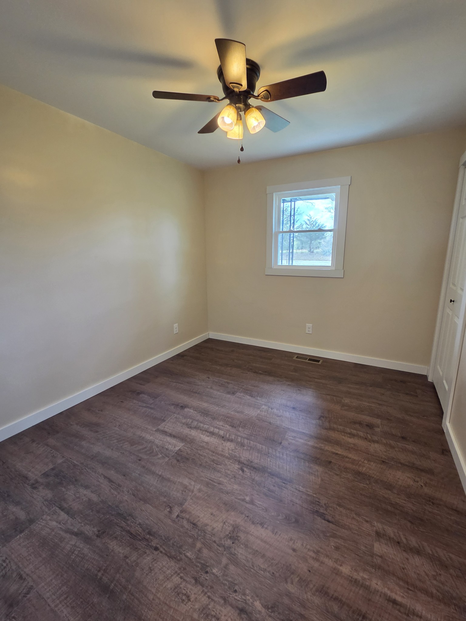 191 County House Road Sparta, TN 38583 - Photo 2 of 21