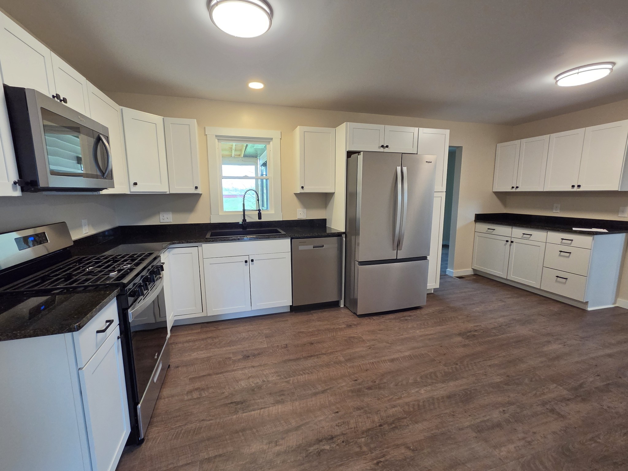 191 County House Road Sparta, TN 38583 - Photo 3 of 21