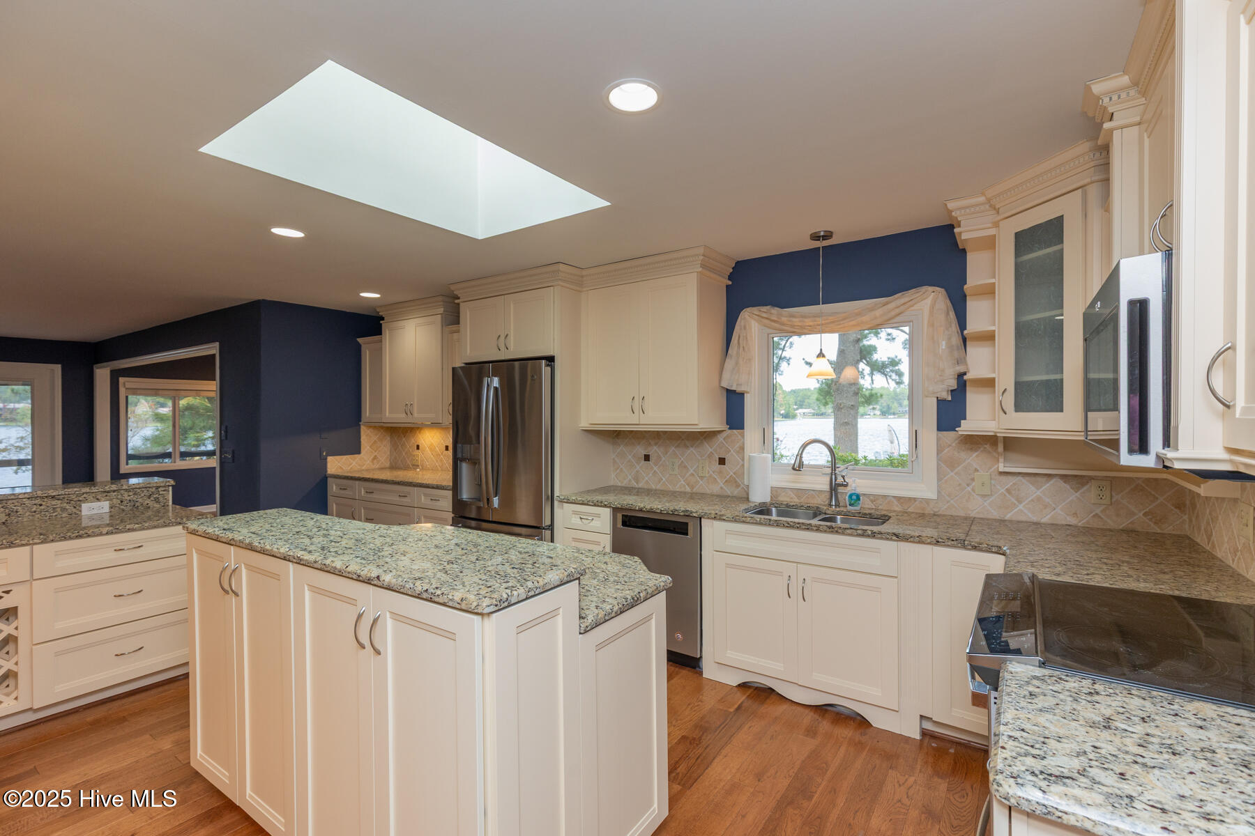 121 Lakeview Point West End, NC 27376 - Photo 14 of 67 kitchen2