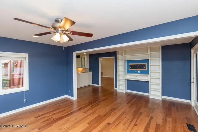 $715,000 | 121 Lakeview Point, West End, NC 27376