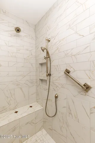 $715,000 | 121 Lakeview Point, West End, NC 27376