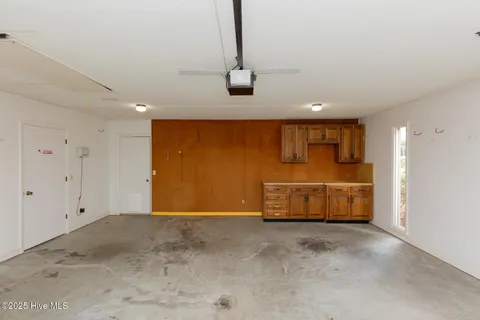 $715,000 | 121 Lakeview Point, West End, NC 27376