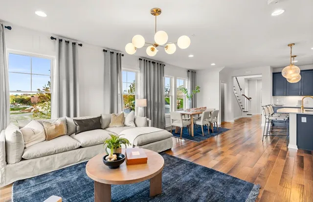 $674,995 | 38 East Pt Drive, Unit 5, East Providence, RI 02916