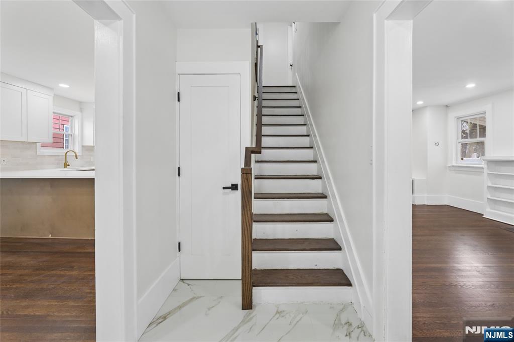 1087 Lambert Road Teaneck, NJ 07666 - Photo 17 of 39