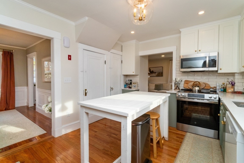 51 Stevens Road Needham, MA 02492 - Photo 13 of 34