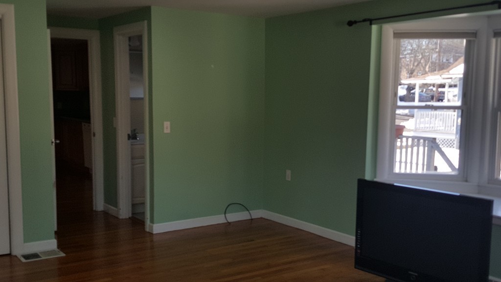 47 Hoover Road Walpole, MA 02081 - Photo 6 of 18 Gallery Image 6