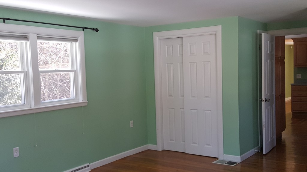 47 Hoover Road Walpole, MA 02081 - Photo 7 of 18 Gallery Image 7