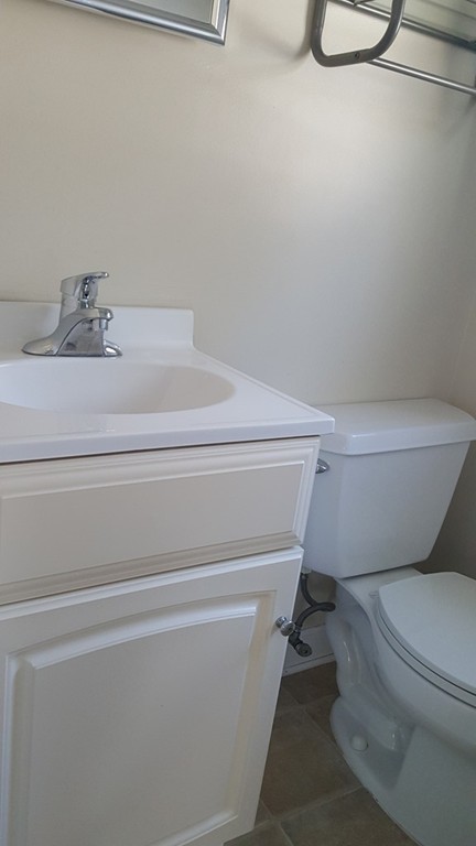 47 Hoover Road Walpole, MA 02081 - Photo 8 of 18 Gallery Image 8