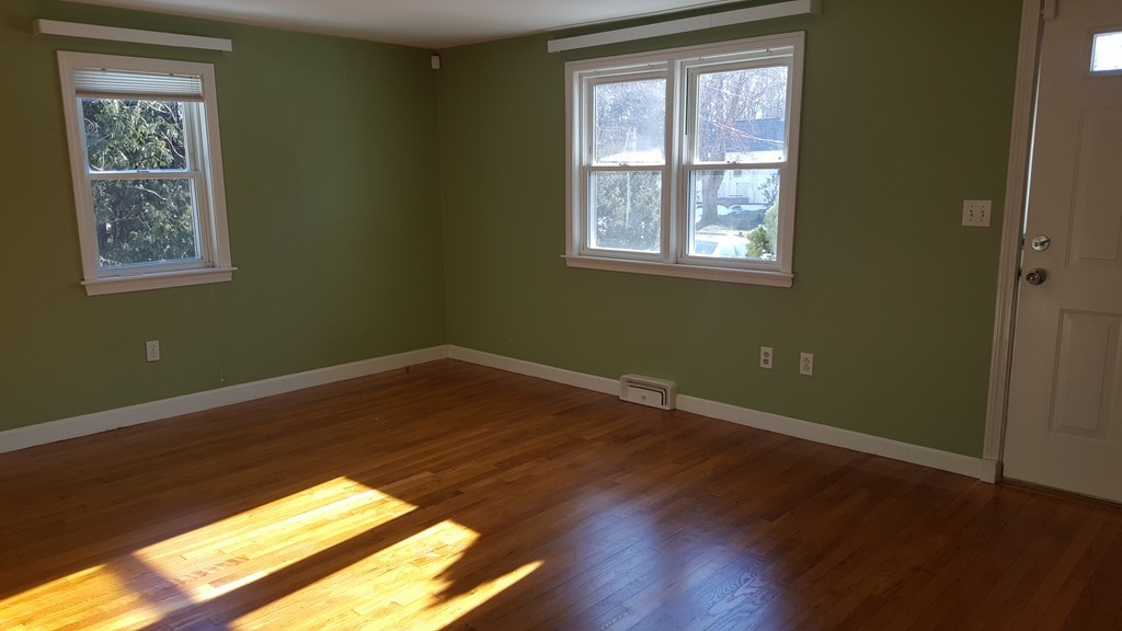 47 Hoover Road Walpole, MA 02081 - Photo 10 of 18 Gallery Image 10