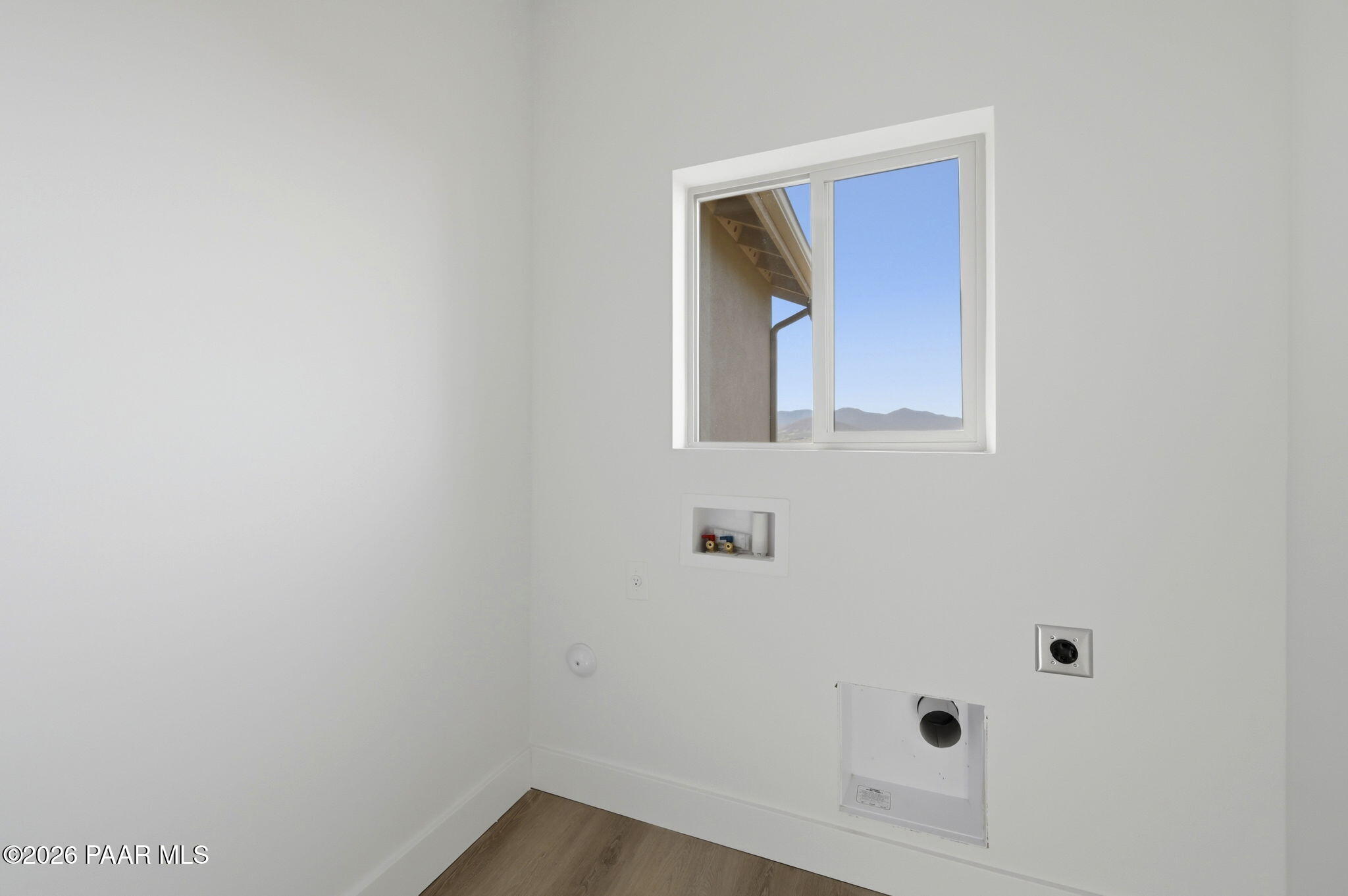 13650 East Soleil Down Road Mayer, AZ 86333 - Photo 29 of 30 34-Laundry Room