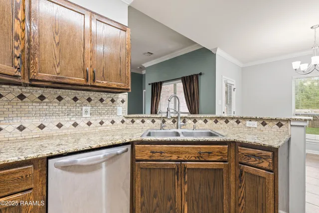 $1,725 | 307 Flanders Ridge Drive, Youngsville, LA 70592