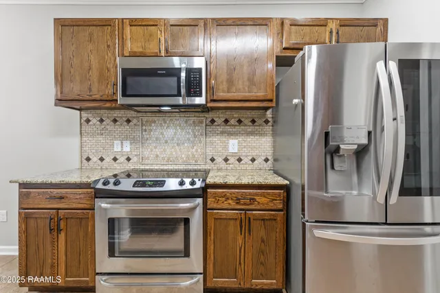 $1,725 | 307 Flanders Ridge Drive, Youngsville, LA 70592