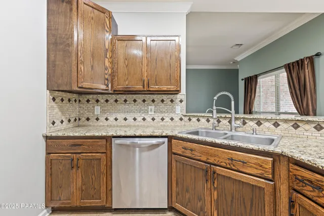 $1,725 | 307 Flanders Ridge Drive, Youngsville, LA 70592