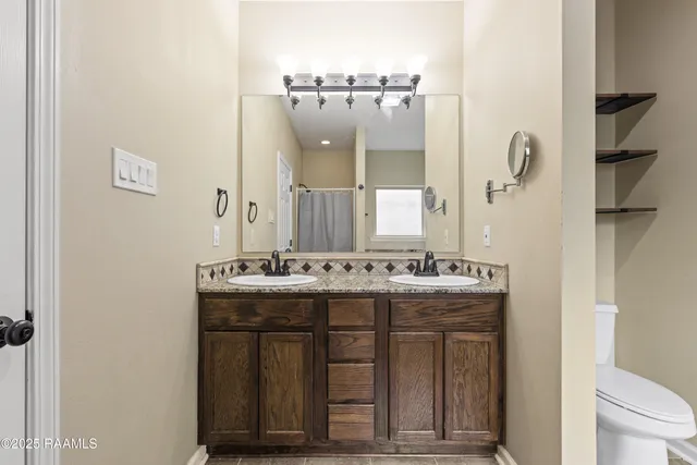 $1,725 | 307 Flanders Ridge Drive, Youngsville, LA 70592