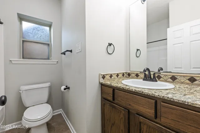 $1,725 | 307 Flanders Ridge Drive, Youngsville, LA 70592