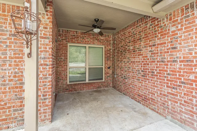 $1,725 | 307 Flanders Ridge Drive, Youngsville, LA 70592