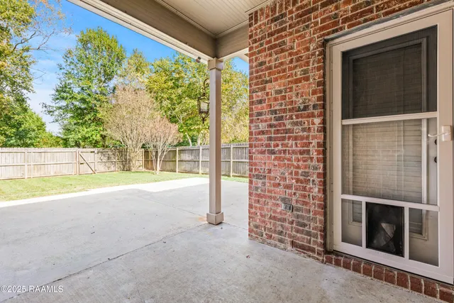 $1,725 | 307 Flanders Ridge Drive, Youngsville, LA 70592