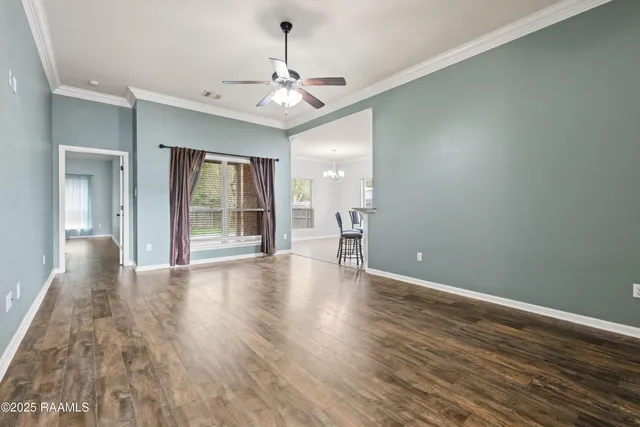 $1,725 | 307 Flanders Ridge Drive, Youngsville, LA 70592