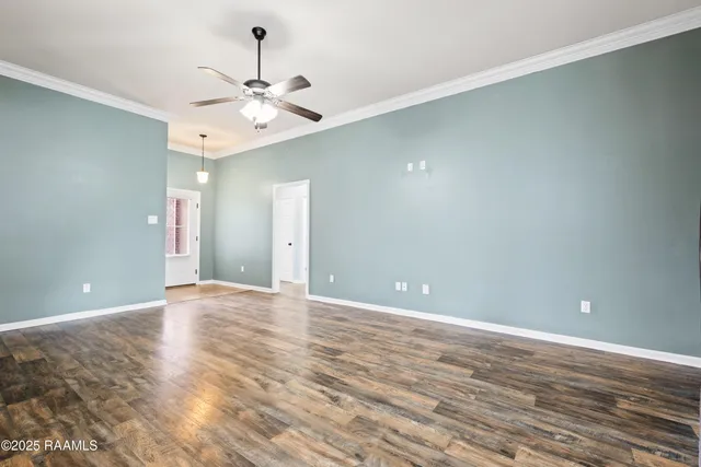 $1,725 | 307 Flanders Ridge Drive, Youngsville, LA 70592