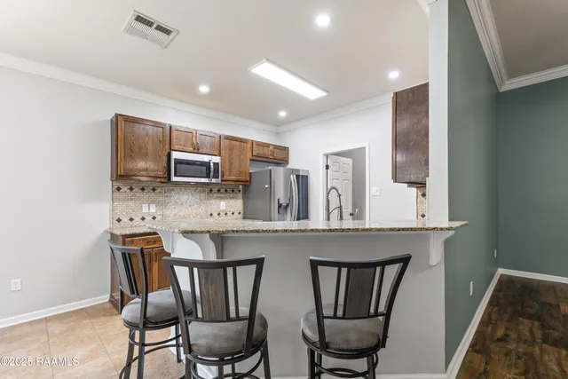 $1,725 | 307 Flanders Ridge Drive, Youngsville, LA 70592