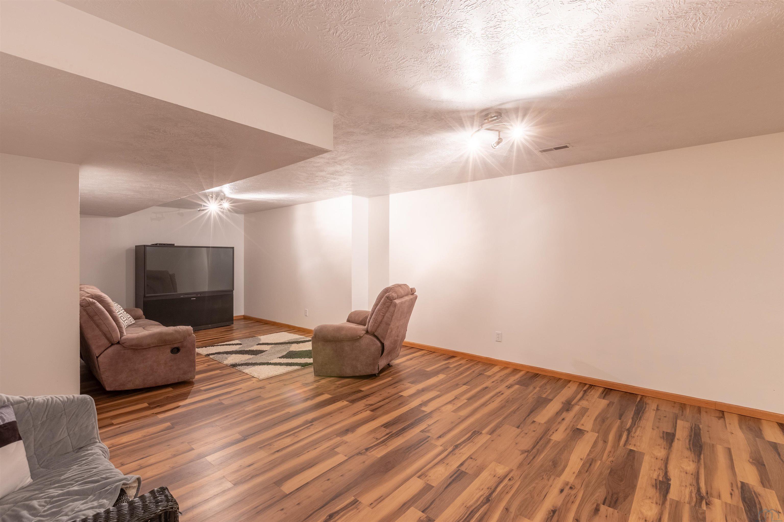 32213 Indigo Road Hinton, IA 51024 - Photo 20 of 28 Gallery Image 20
