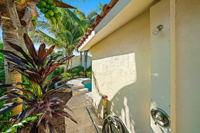 $1,700,000 | 110 East Spearfish Lane, Jupiter, FL 33477