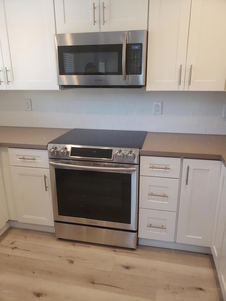 221 Oak Leaf Drive, Unit 203 Thousand Oaks, CA 91360 - Photo 32 of 53