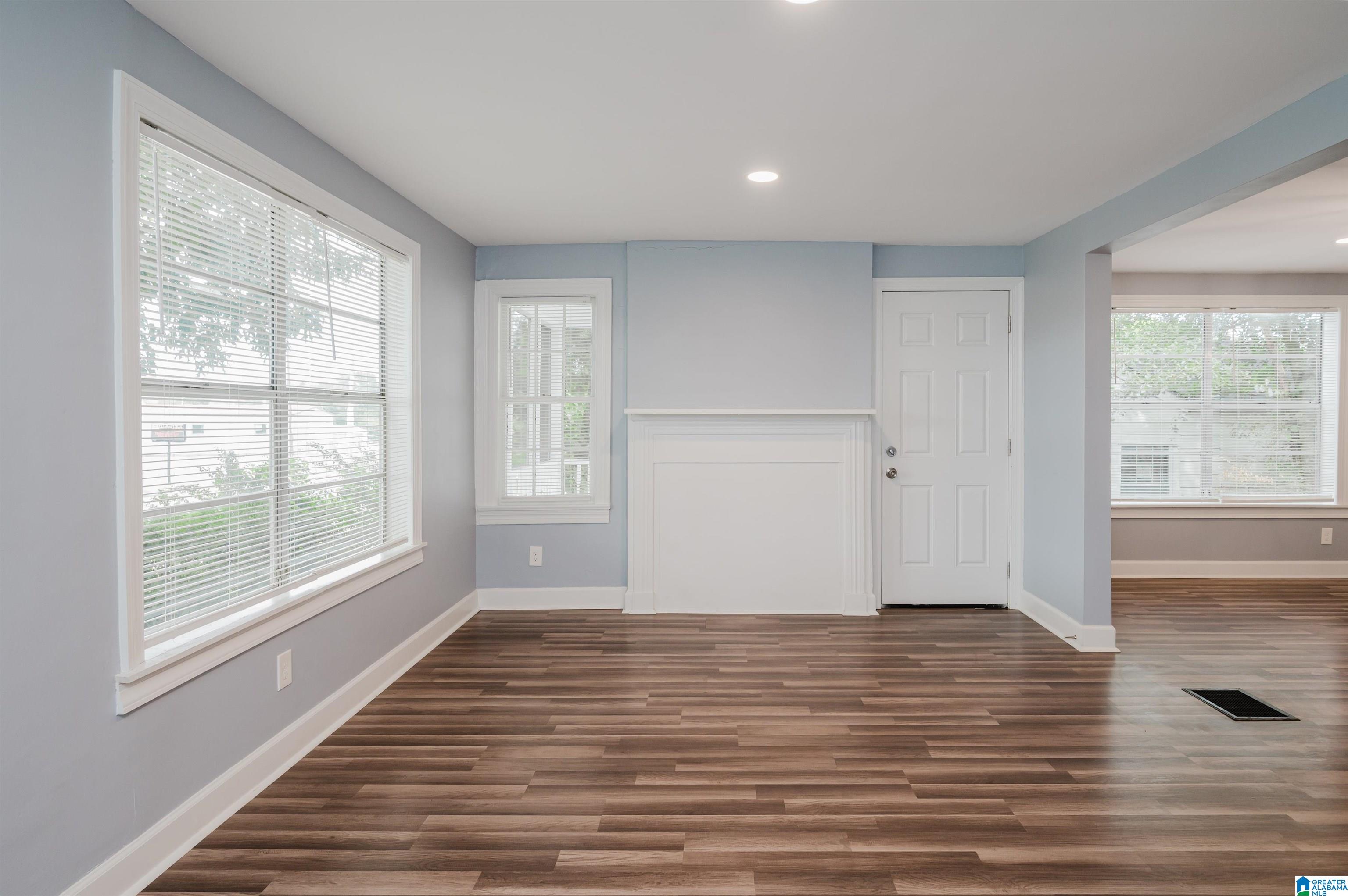 609 Valley Road Fairfield, AL 35064 - Photo 5 of 36