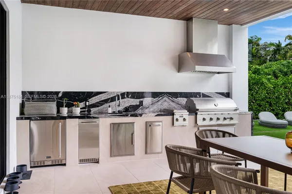 $6,350,000 | 12820 Southwest 80th Avenue, Pinecrest, FL 33156