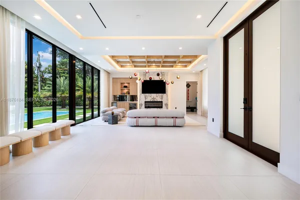 $6,350,000 | 12820 Southwest 80th Avenue, Pinecrest, FL 33156