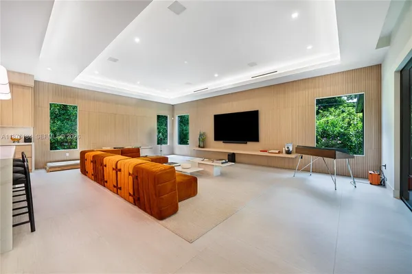 $6,350,000 | 12820 Southwest 80th Avenue, Pinecrest, FL 33156