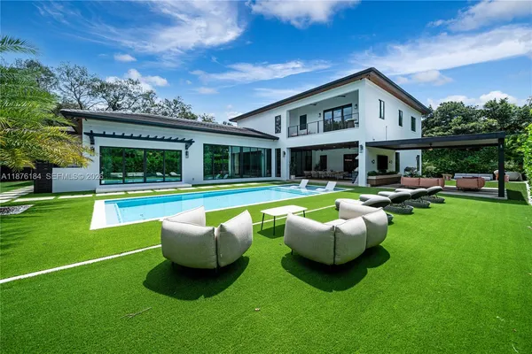 $6,350,000 | 12820 Southwest 80th Avenue, Pinecrest, FL 33156