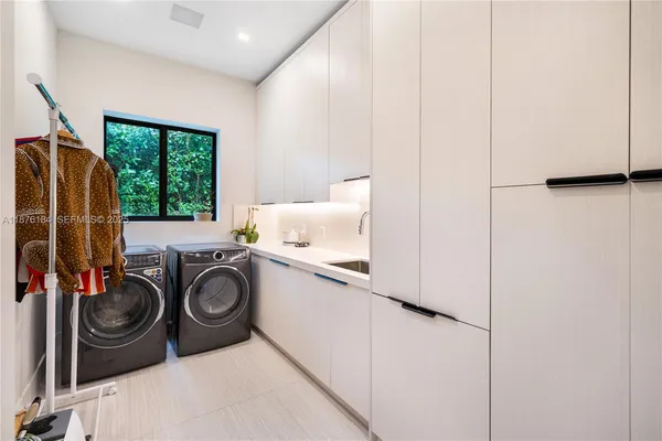 $6,350,000 | 12820 Southwest 80th Avenue, Pinecrest, FL 33156