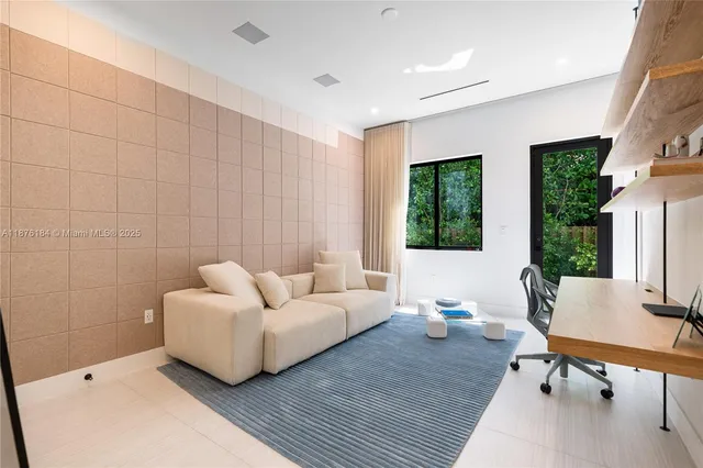 $6,350,000 | 12820 Southwest 80th Avenue, Pinecrest, FL 33156