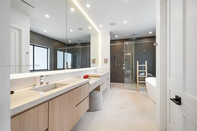 $6,350,000 | 12820 Southwest 80th Avenue, Pinecrest, FL 33156