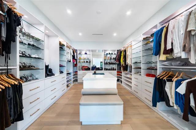 $6,350,000 | 12820 Southwest 80th Avenue, Pinecrest, FL 33156