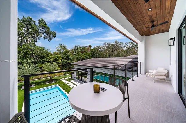 $6,350,000 | 12820 Southwest 80th Avenue, Pinecrest, FL 33156