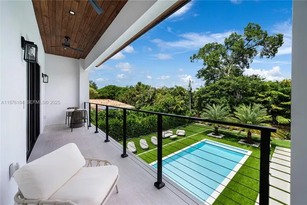 $6,350,000 | 12820 Southwest 80th Avenue, Pinecrest, FL 33156