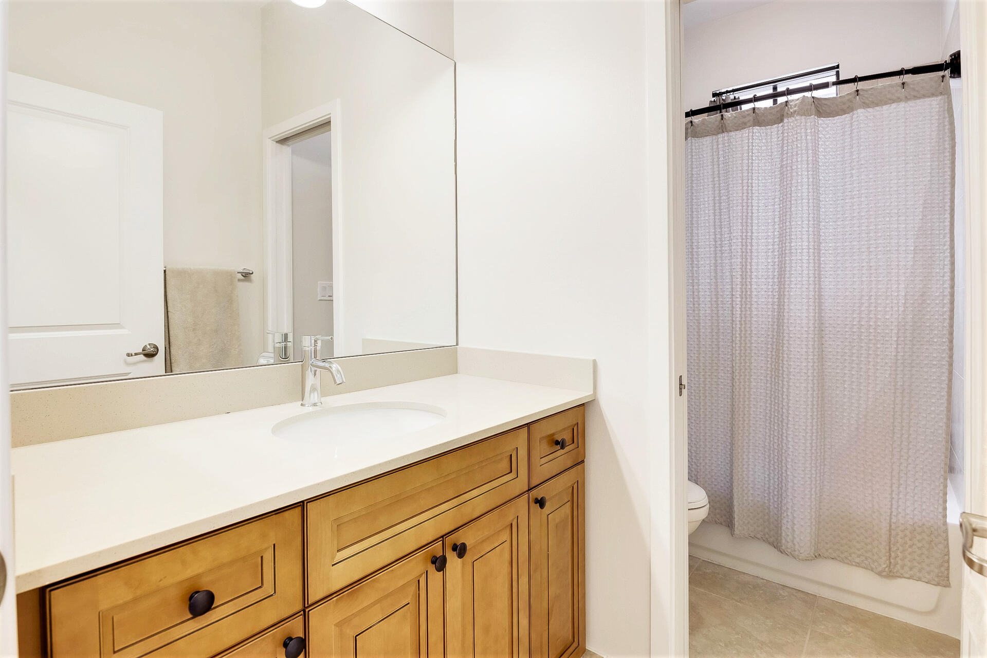6016 Pine Tree Way Riviera Beach, FL 33410 - Photo 24 of 45 2nd Bath