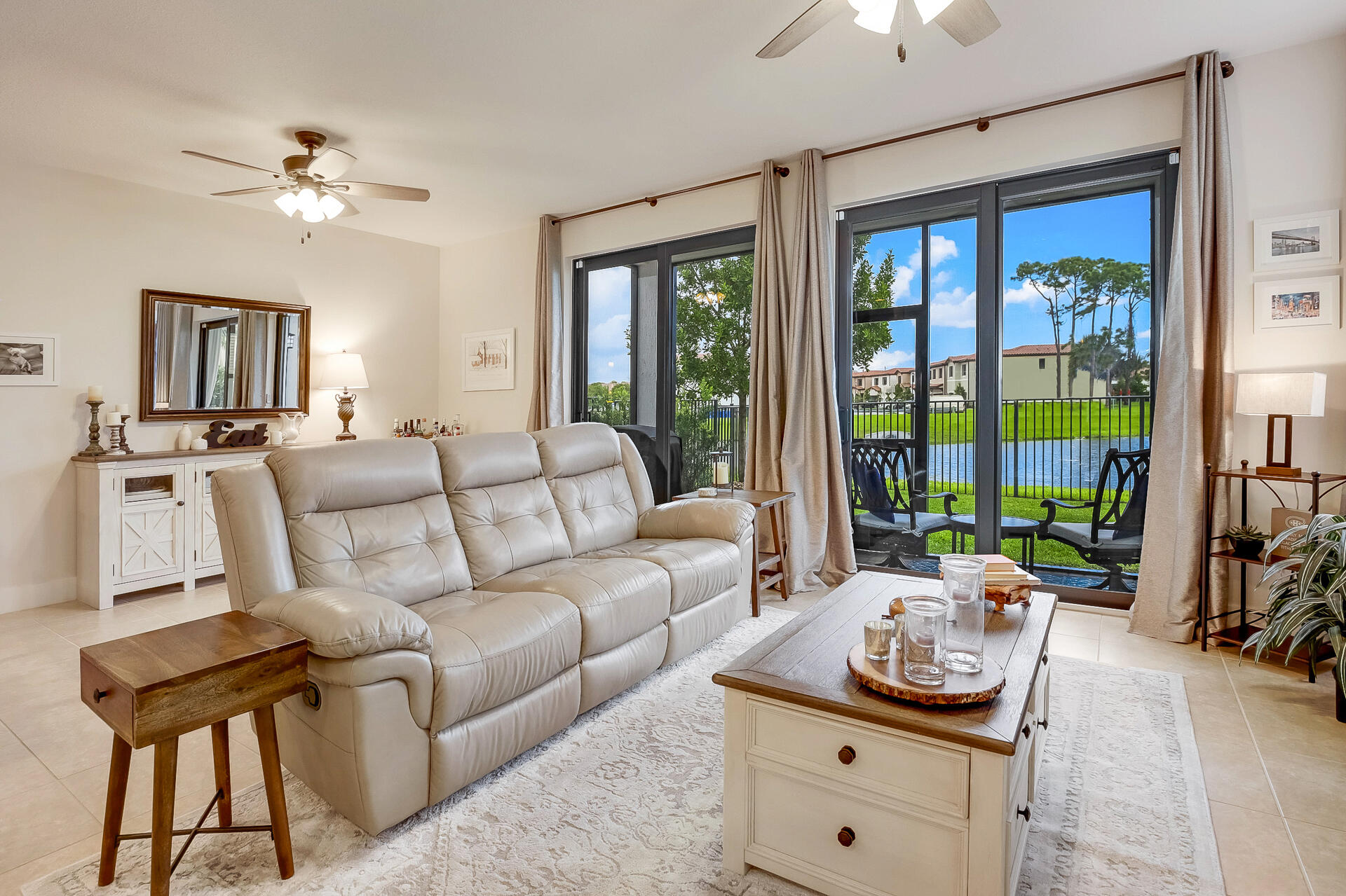 6016 Pine Tree Way Riviera Beach, FL 33410 - Photo 3 of 45 Great Room
