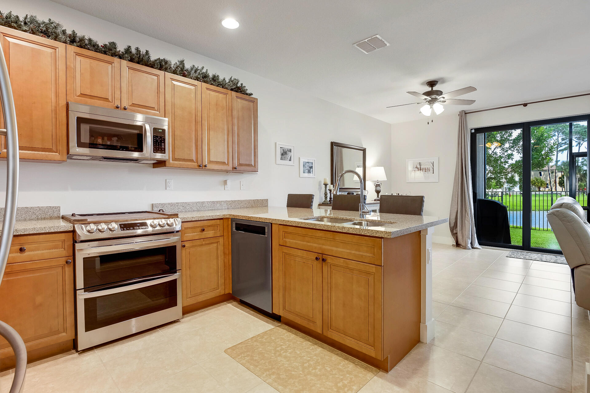 6016 Pine Tree Way Riviera Beach, FL 33410 - Photo 8 of 45 New LG Appliances