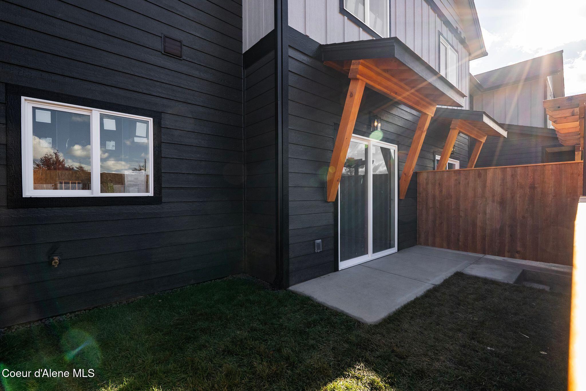 1679 Onyx Court Sandpoint, ID 83864 - Photo 2 of 28 2 mls_DSC09525