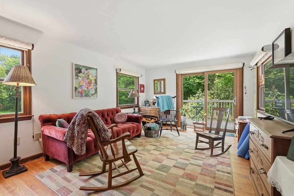 189 Pondview Drive Amherst, MA 01002 - Photo 21 of 42 Gallery Image 21