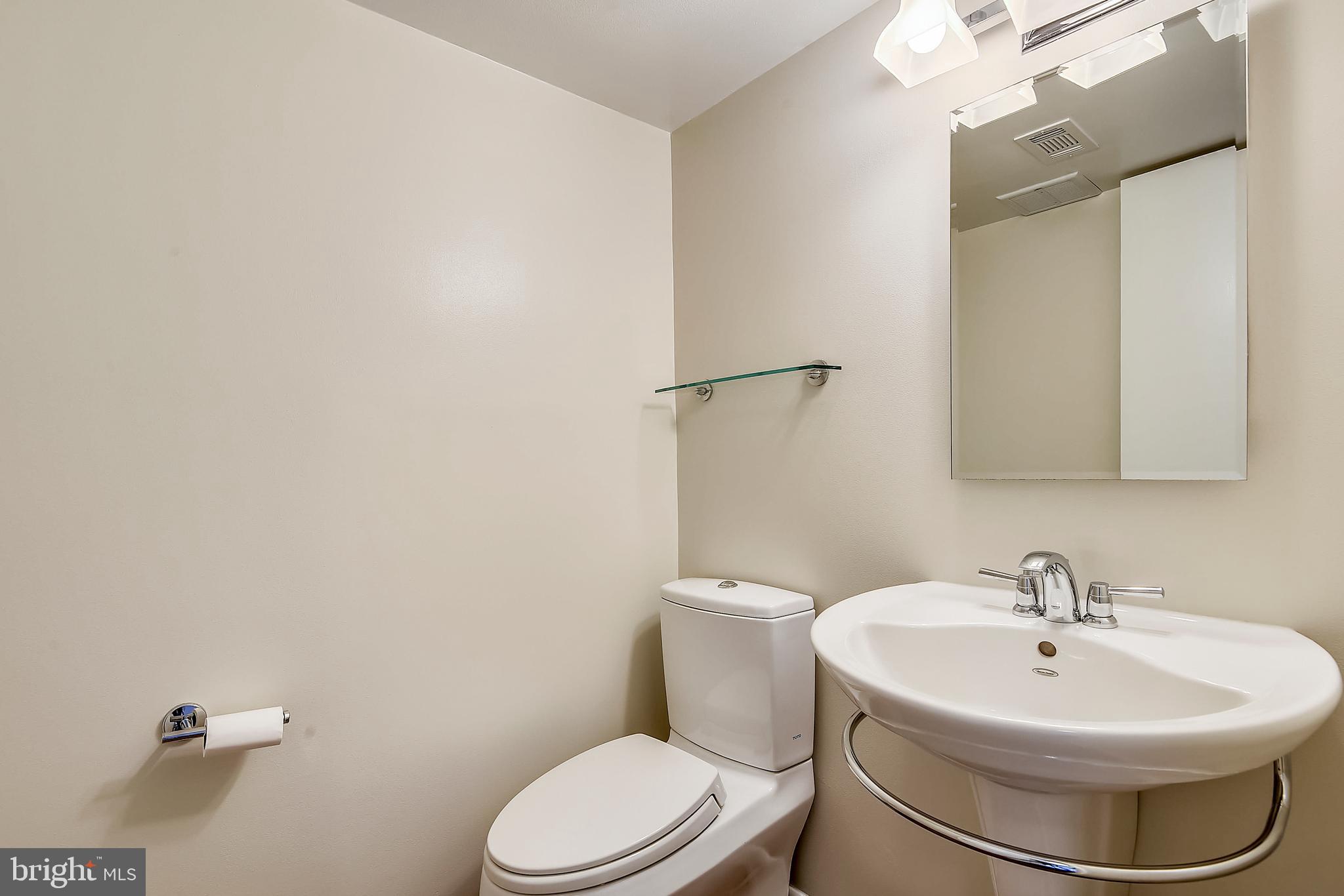 9516 Clement Road Silver Spring, MD 20910 - Photo 13 of 27 Powder Room