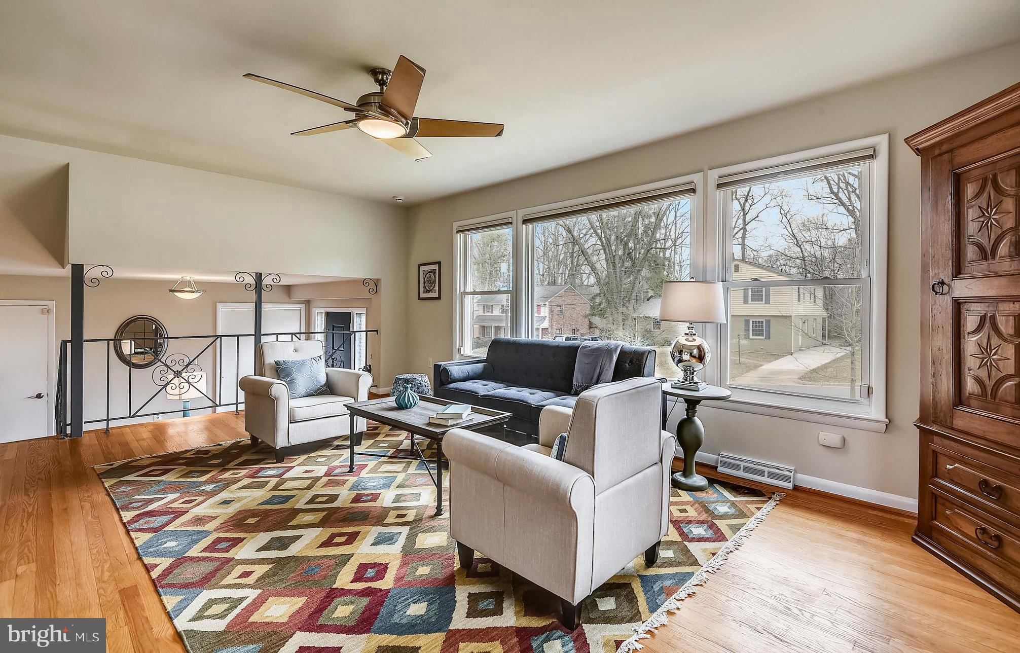 9516 Clement Road Silver Spring, MD 20910 - Photo 4 of 27 Living Room