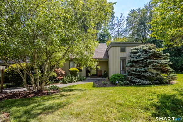 $449,000 | 818 Heritage Village, Unit B, Southbury, CT 06488